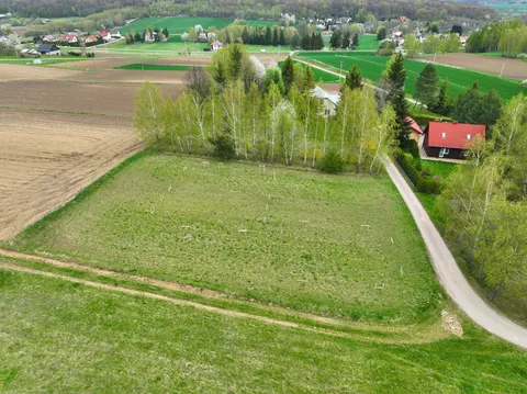 Działka z projektem domu, Tarnowiec — Zdjęcie nieruchomości
