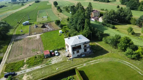 Dom z ogrodem w Roztokach, Roztoki — Zdjęcie nieruchomości