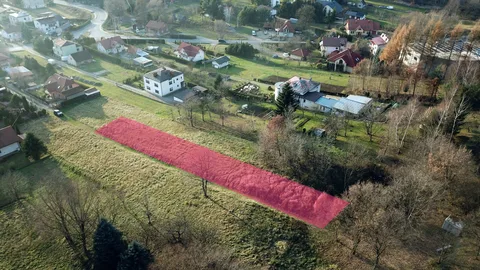 Zielony odpoczynek w Białobrzegach, Krosno, Białobrzegi, ul. Białobrzeska — Zdjęcie z orientacyjnym oznaczeniem działki