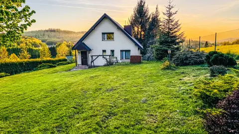 Dom z tarasem i ogrodem w Grabówce, Grabówka