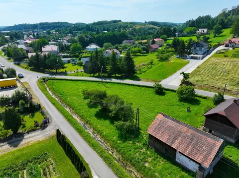 Działka z mediami w Besku, Besko, ul. Hrabeńska — Zdjęcie nieruchomości