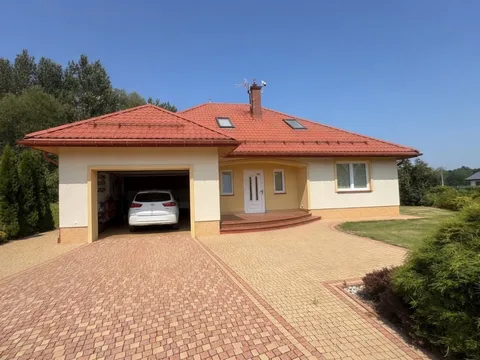 Dom w sercu Beskidu Niskiego, Sieniawa, ul. Długa — Zdjęcie nieruchomości