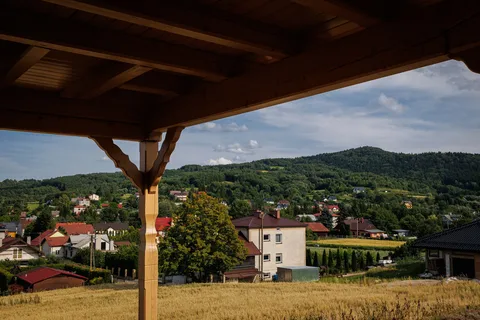 Drewniany dom blisko uzdrowiska, Posada Górna — Zdjęcie nieruchomości