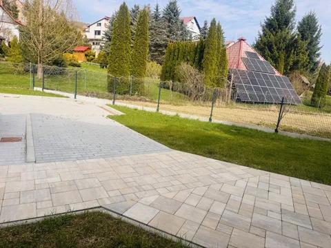 Niezależne mieszkanie w Strzyżowie, Strzyżów, ul. Sienkiewicza — Zdjęcie nieruchomości