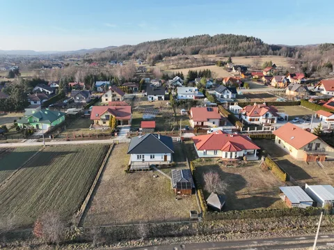 Parterowy dom z fotowoltaiką, Stara Wieś — Zdjęcie nieruchomości