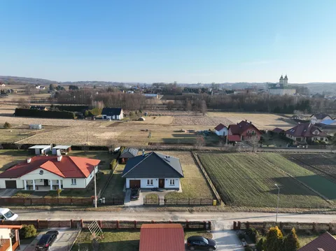 Parterowy dom z fotowoltaiką, Stara Wieś — Zdjęcie nieruchomości