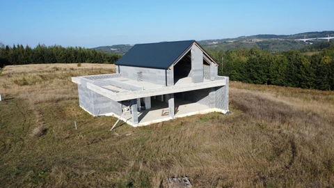 Current condition: House from the garden